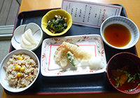 1日　創立九周年祝い膳　松茸ご飯がとてもいい香りで好評でした。