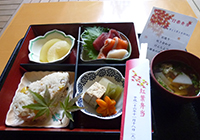 15日　紅葉弁当　秋の味覚がいっぱいでした