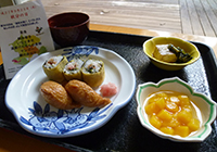 23日　秋分の日　「助六」寿司