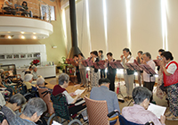 31日　向日ハーモニカクラブ　いろいろなハーモニカで演奏