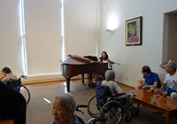 20日　ピアノ弾き語り　優雅な演奏