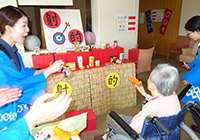 10日　夏祭り昼の部　射的　狙いをつけて･････「あたり～」