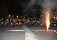 19日　夏祭り夜の部　吹上花火に多くのお客様の歓声