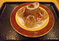 25日　クリスマスのおやつ　ブッシュ・ド・ノエル